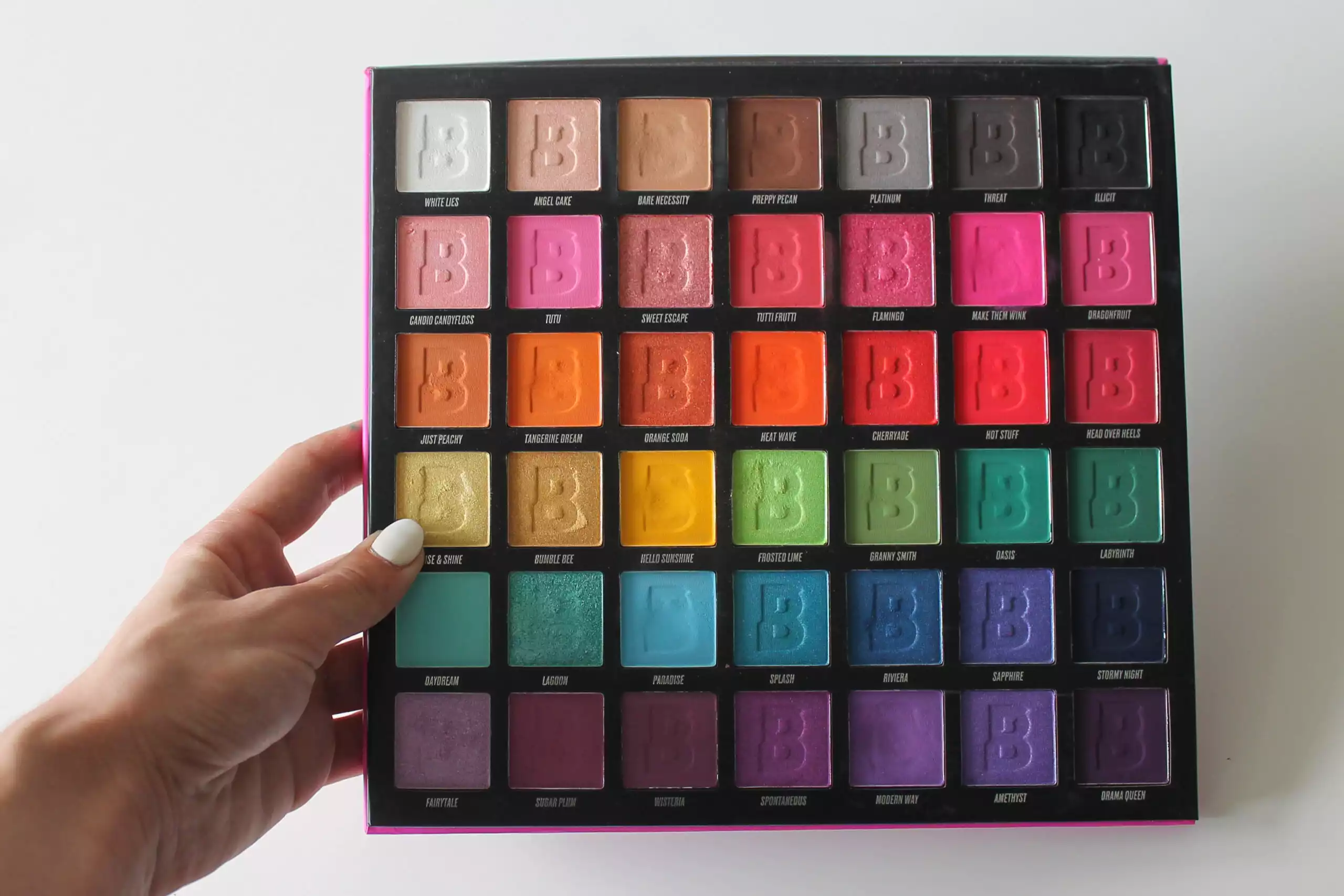 Beauty Bay - Bright matte 42 colour palette