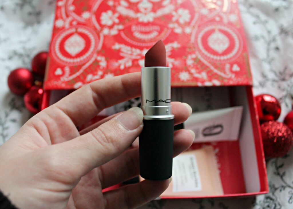 Unboxing Blissim 2023 : rouge à lèvre MAC "Devoted to Chili"
