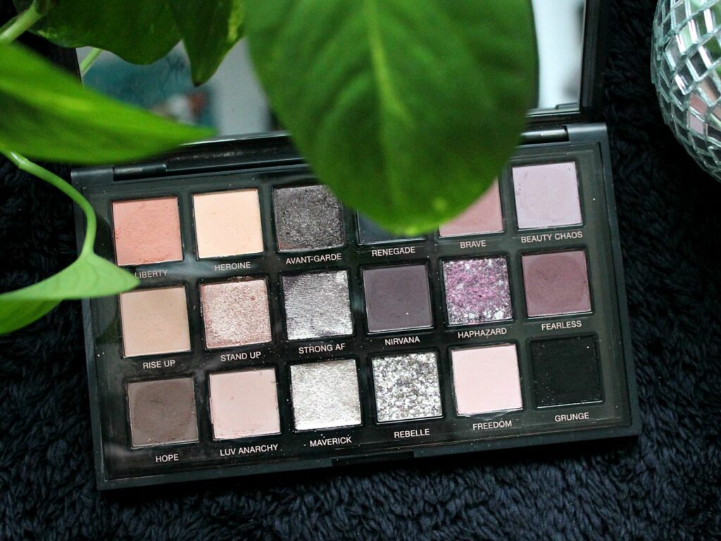 Palette Pretty Grunge de chez Huda Beauty