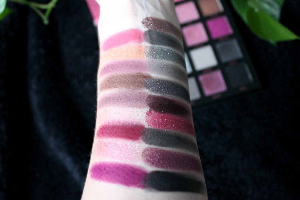 Swatch des fards de la Palette Reckless Romance by Beauty Bay